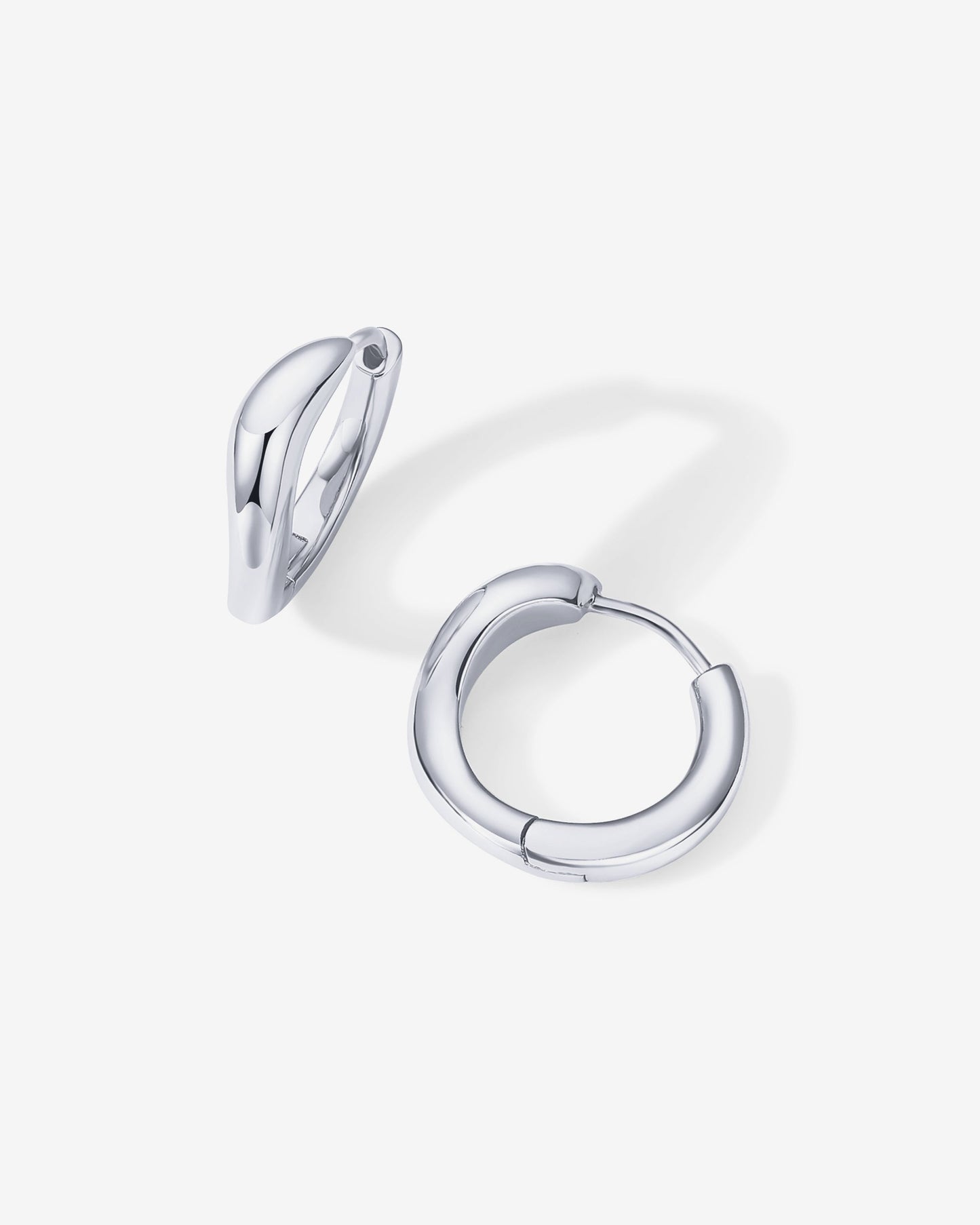 Mar Wavy Hoops
